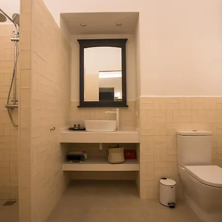 San Salvador Parking Gratis At-ba-00338 * Μέριδα